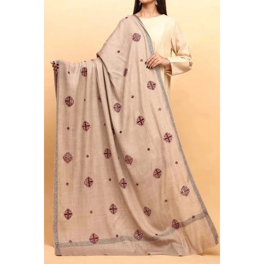 model styling the shawl