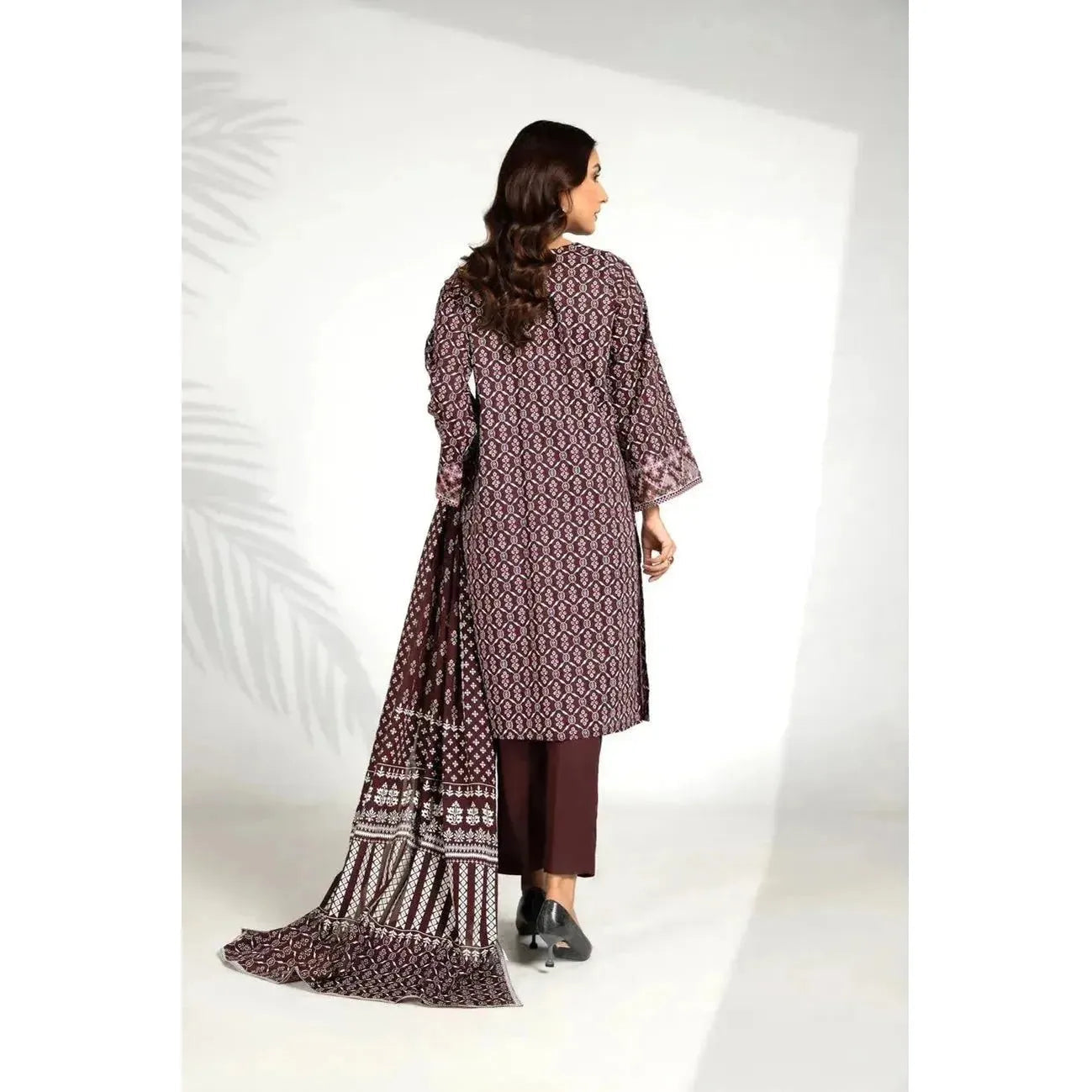 3 Piece Stitched
Chinyere brand
Printed jacquard fabric
3-piece suit
Brown outfit
Pakistani clothing
Traditional attire
Formal and semi-formal wear
Jacquard fabric suit
Women's ethnic wear
Elegant Pakistani outfit
Printed jacquard dress
Semi-formal Pakistani clothing
Timeless ethnic wear
