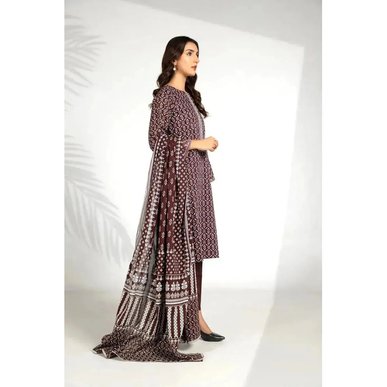3 Piece Stitched
Chinyere brand
Printed jacquard fabric
3-piece suit
Brown outfit
Pakistani clothing
Traditional attire
Formal and semi-formal wear
Jacquard fabric suit
Women's ethnic wear
Elegant Pakistani outfit
Printed jacquard dress
Semi-formal Pakistani clothing
Timeless ethnic wear
