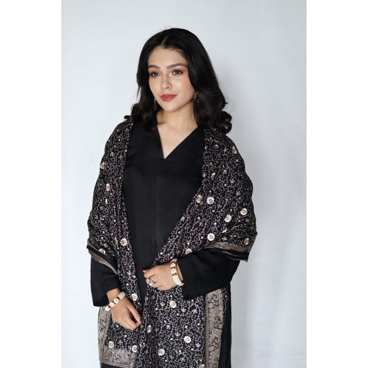 • Clothing: Embroidered/Printed suit for women - Made of best quality fabric - lawn or linen or chiffon - pure silk - Available at Najma Designs & Co. • Jewelry: Gold - plated stud earrings for