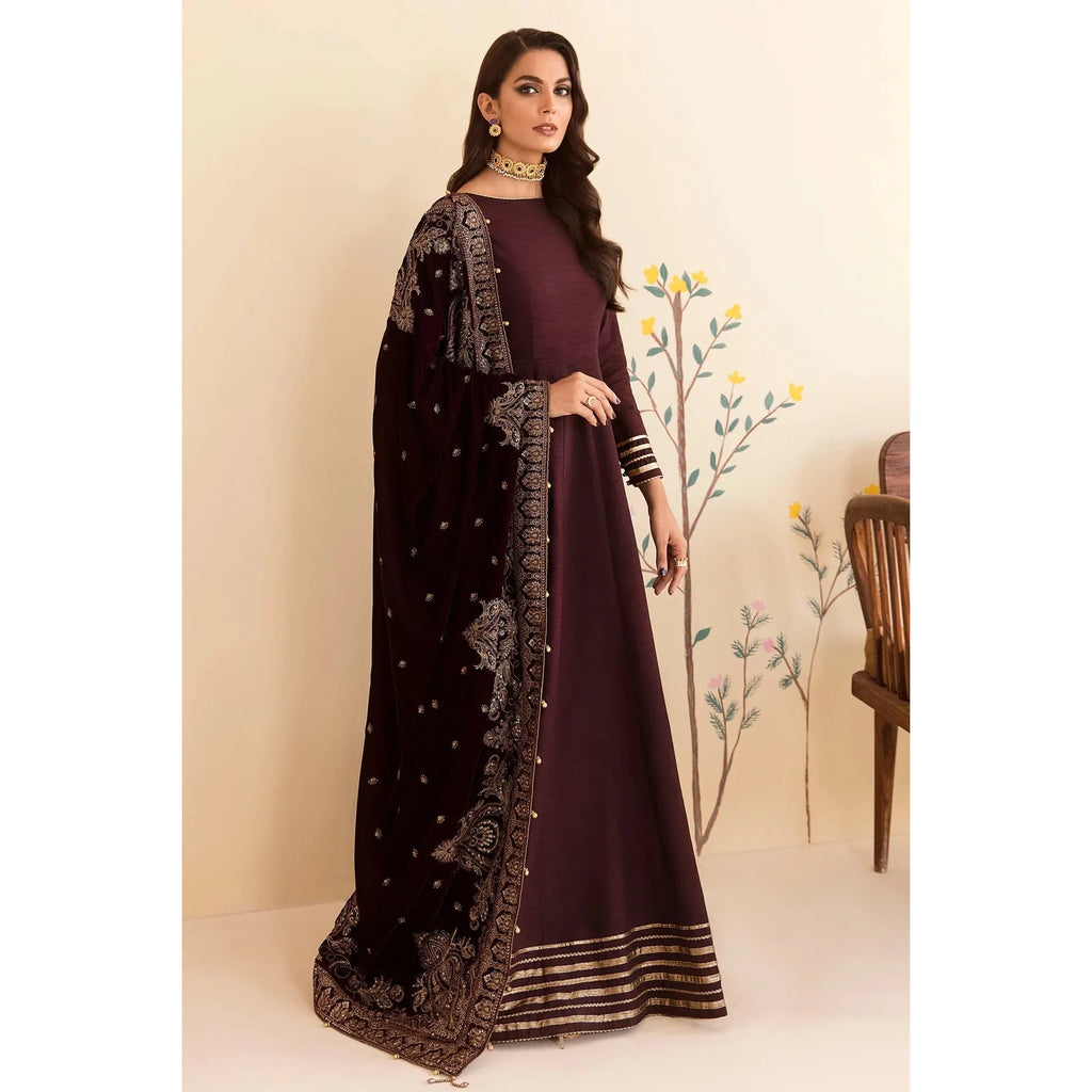 model displaying the shawl