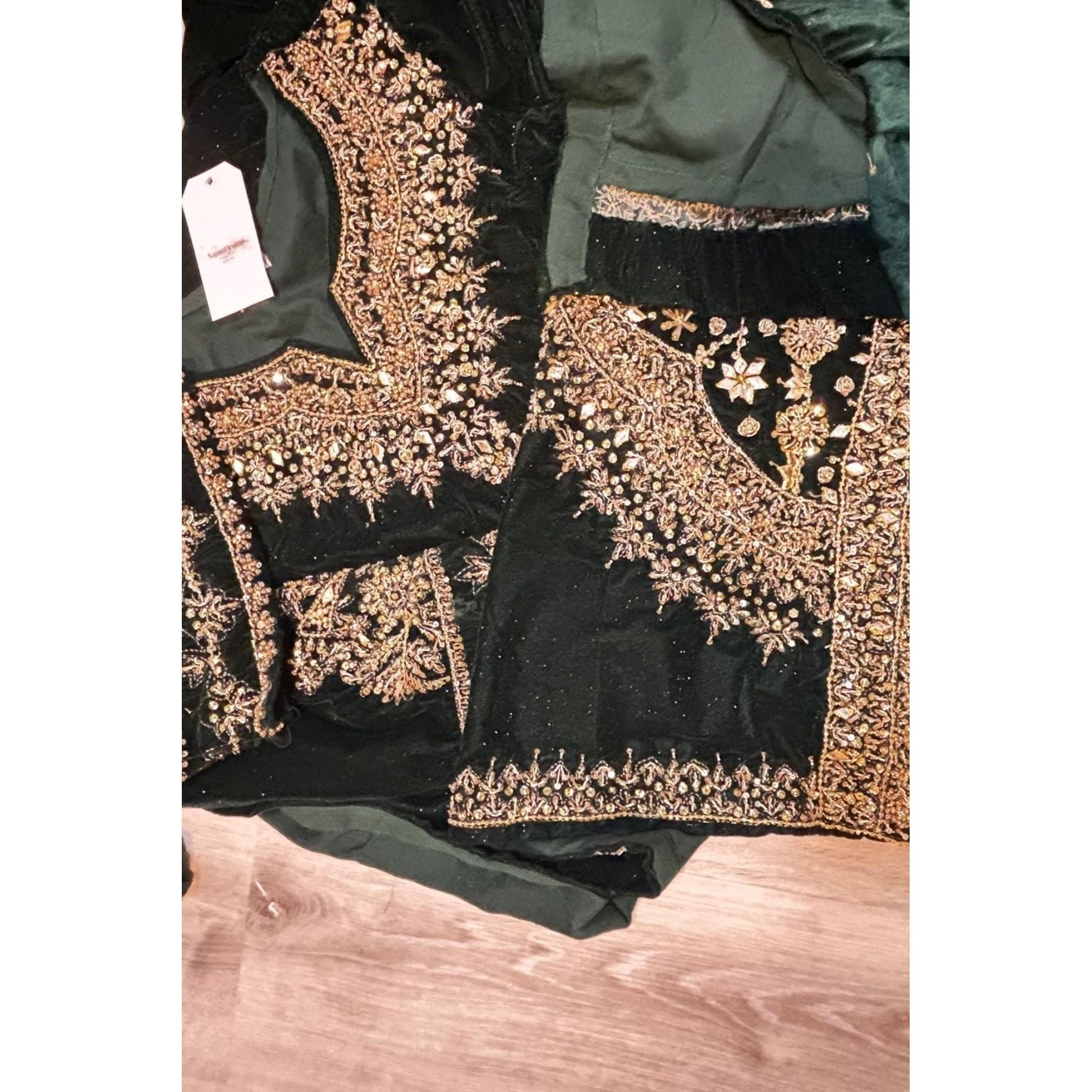 Stunning 3-Piece Pure Poison Green Velvet Suit – Handcrafted with Dabka, Naqshi, Sequins & Crystals – Embellished Organza Dupatta & Raw Silk Trousers for a Luxurious Look