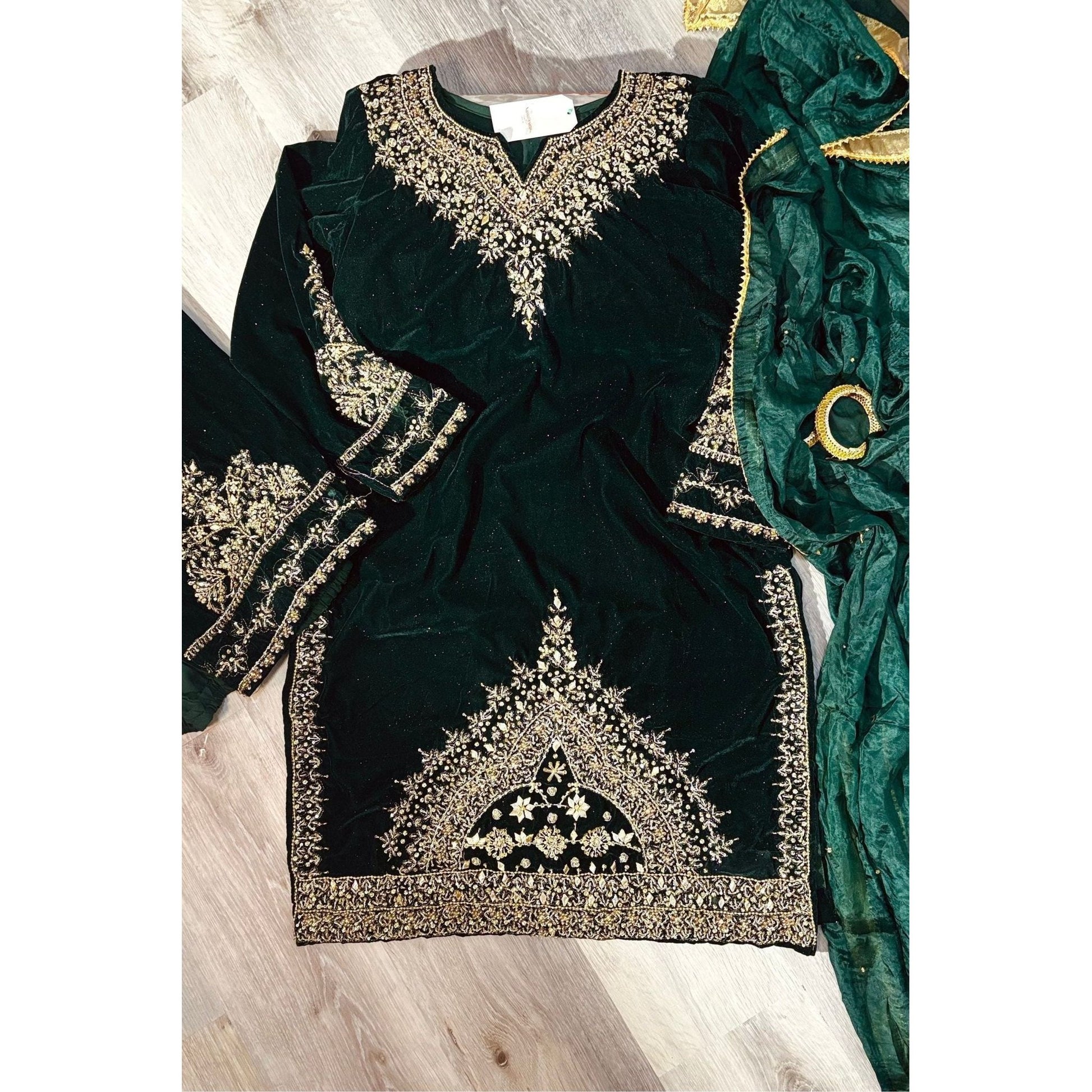 Stunning 3-Piece Pure Poison Green Velvet Suit – Handcrafted with Dabka, Naqshi, Sequins & Crystals – Embellished Organza Dupatta & Raw Silk Trousers for a Luxurious Look