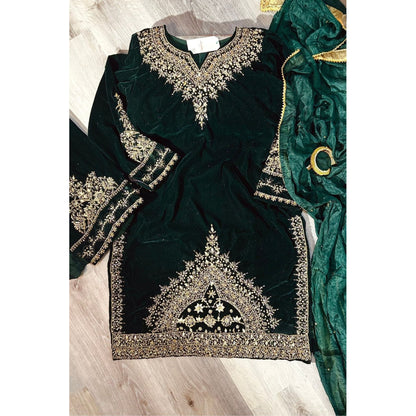Stunning 3-Piece Pure Poison Green Velvet Suit – Handcrafted with Dabka, Naqshi, Sequins & Crystals – Embellished Organza Dupatta & Raw Silk Trousers for a Luxurious Look