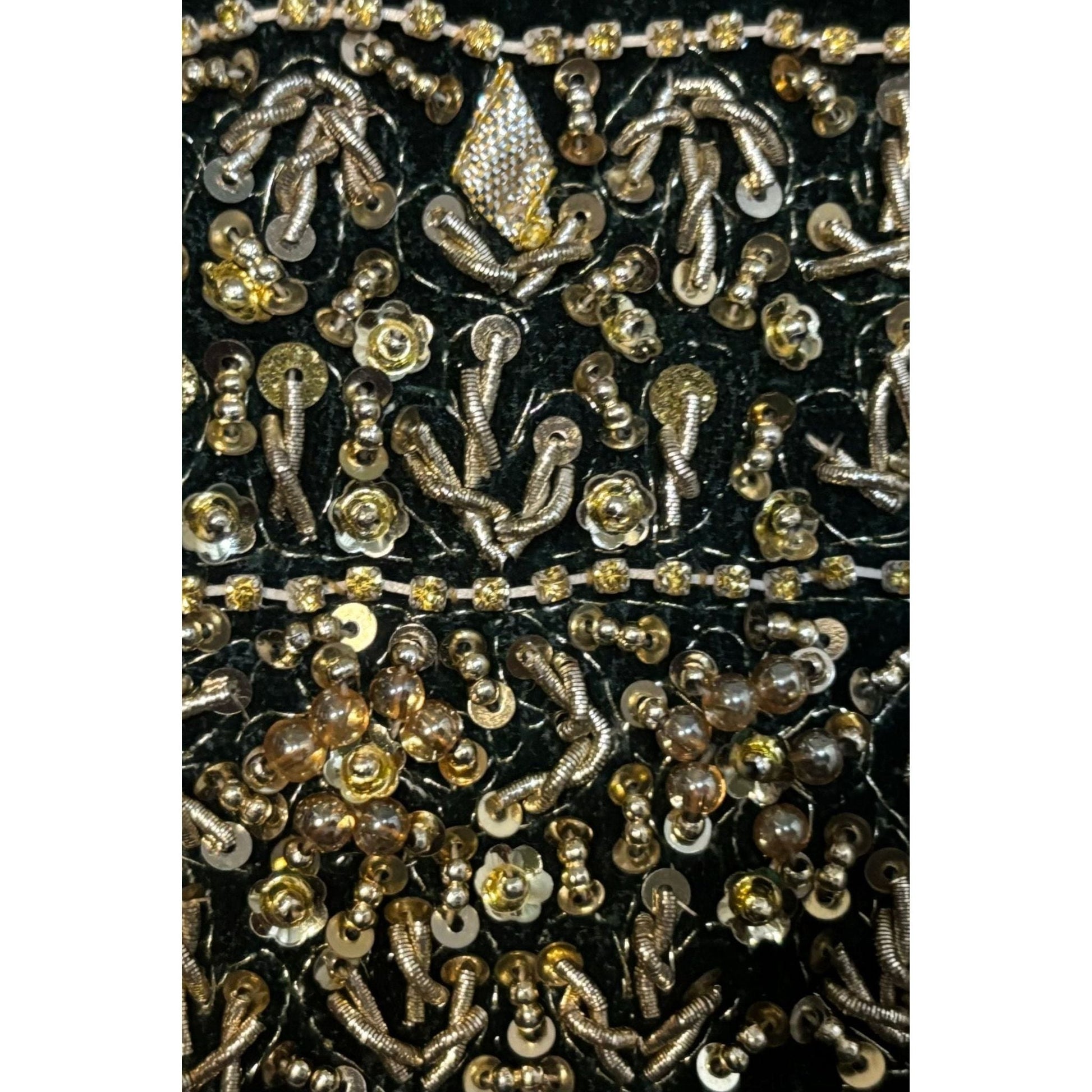 Stunning 3-Piece Pure Poison Green Velvet Suit – Handcrafted with Dabka, Naqshi, Sequins & Crystals – Embellished Organza Dupatta & Raw Silk Trousers for a Luxurious Look
