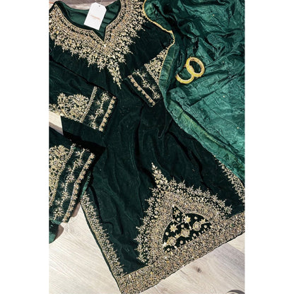 Stunning 3-Piece Pure Poison Green Velvet Suit – Handcrafted with Dabka, Naqshi, Sequins & Crystals – Embellished Organza Dupatta & Raw Silk Trousers for a Luxurious Look