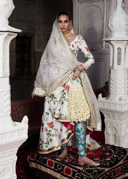 • Clothing: Embroidered/Printed suit for women - Made of best quality fabric - lawn or linen or chiffon - pure silk - Available at Najma Designs & Co. • Jewelry: Gold - plated stud earrings for