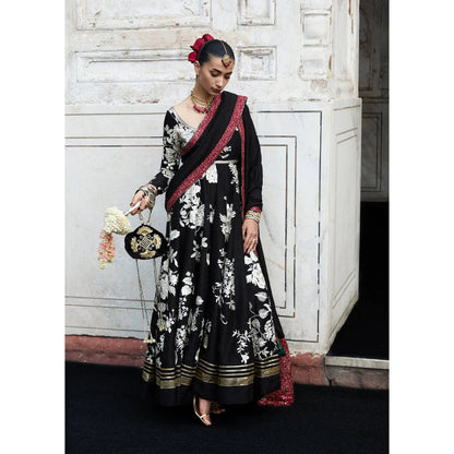 • Clothing: Embroidered/Printed suit for women - Made of best quality fabric - lawn or linen or chiffon - pure silk - Available at Najma Designs & Co. • Jewelry: Gold - plated stud earrings for