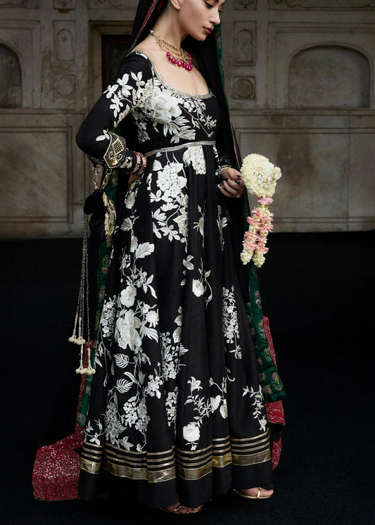 • Clothing: Embroidered/Printed suit for women - Made of best quality fabric - lawn or linen or chiffon - pure silk - Available at Najma Designs & Co. • Jewelry: Gold - plated stud earrings for