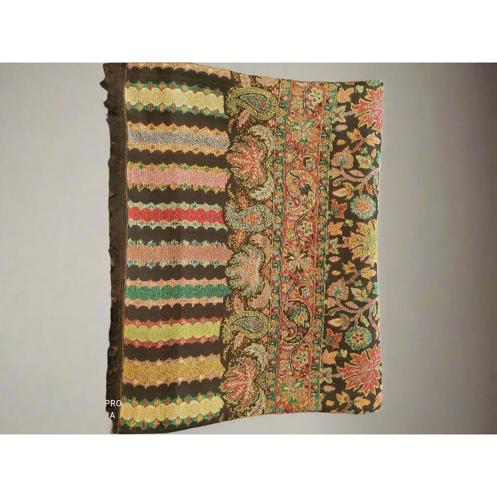 closeup of shawl 