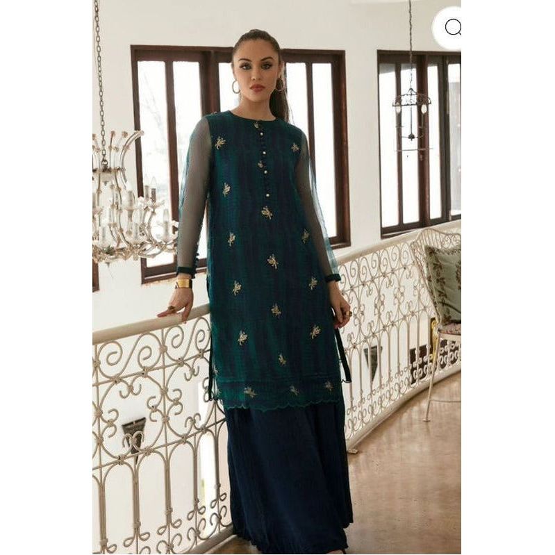 Shirt fabric: Polly organza
Undershirt: Pk rawsilk