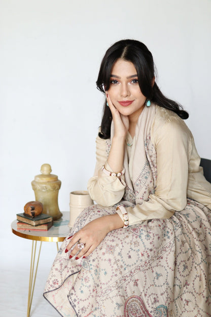 • Clothing: Embroidered/Printed suit for women - Made of best quality fabric - lawn or linen or chiffon - pure silk - Available at Najma Designs & Co. • Jewelry: Gold - plated stud earrings for