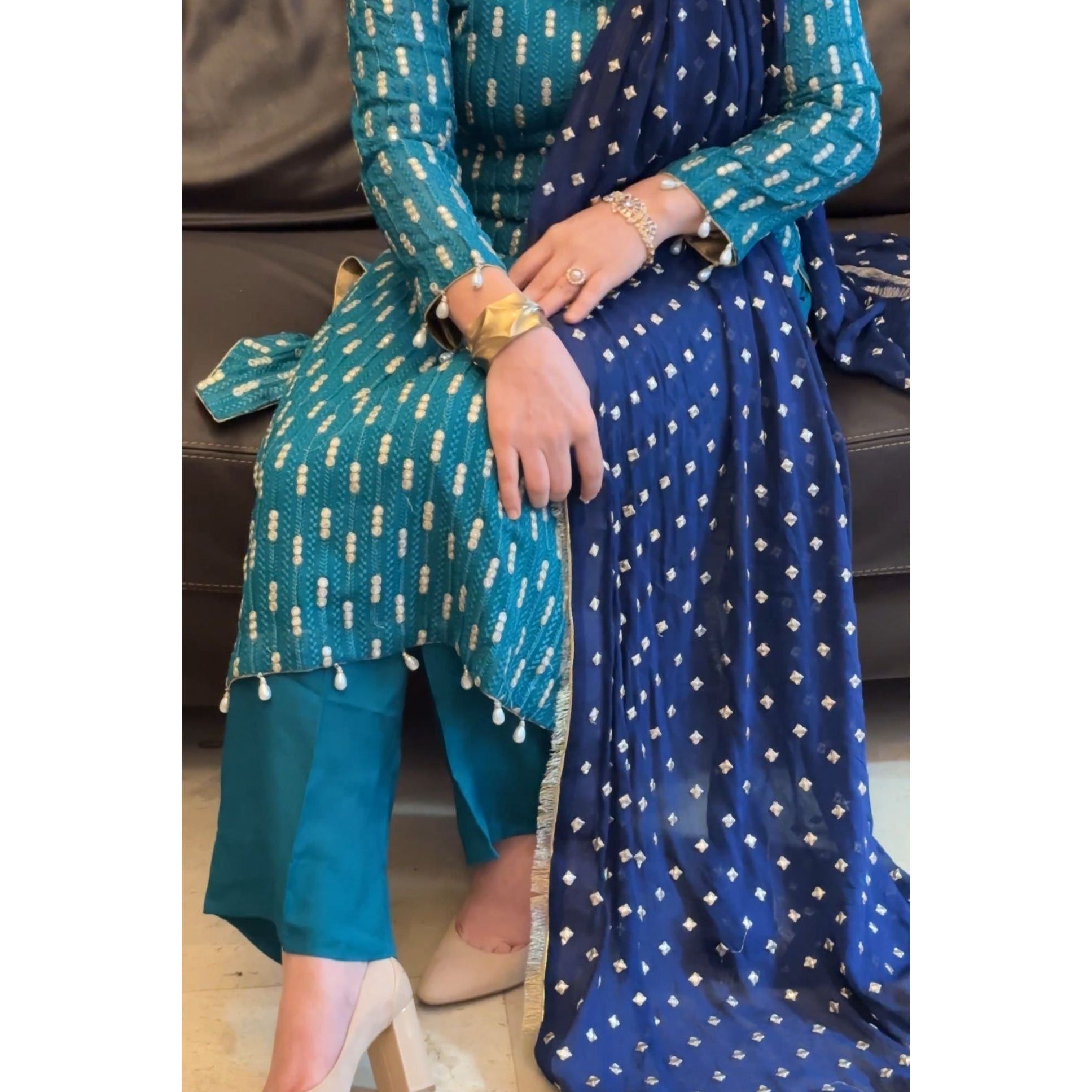 beautiful dupatta drape 