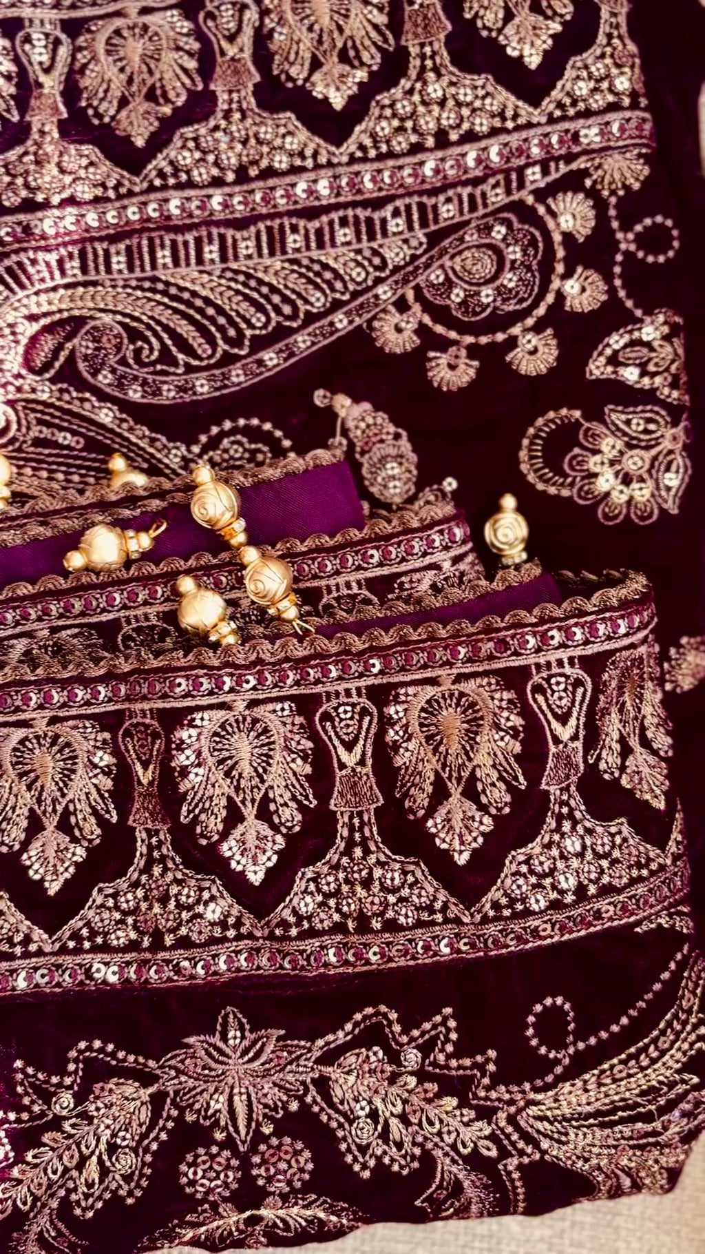 EMBROIDERED VELVET SHAWL|  Jazmin pk