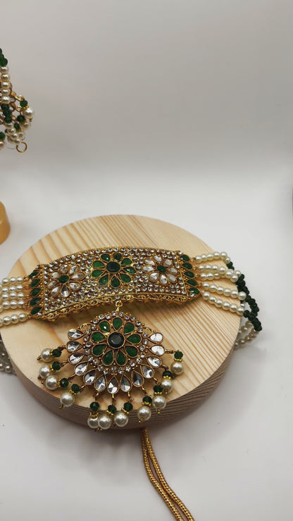 Kundan Emerald Choker