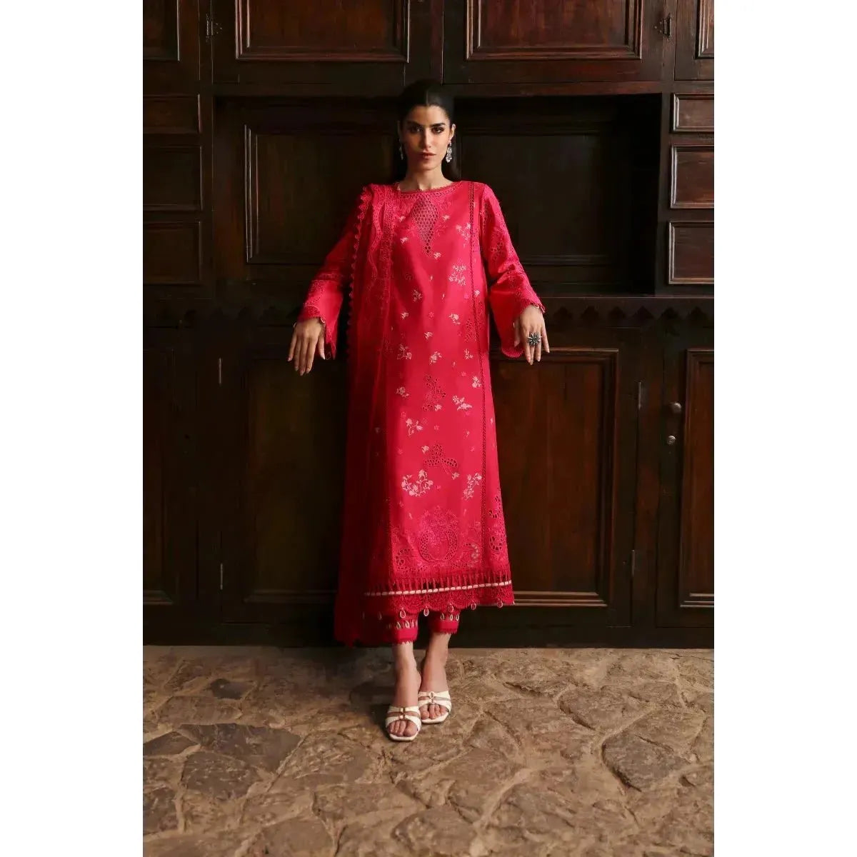 Stitched 3-Piece Chikankari Embroidered Linen Suit in Pink – Chiffon Embroidered Dupatta & Plain Linen Trouser – Elegant Pakistani Outfit for Women