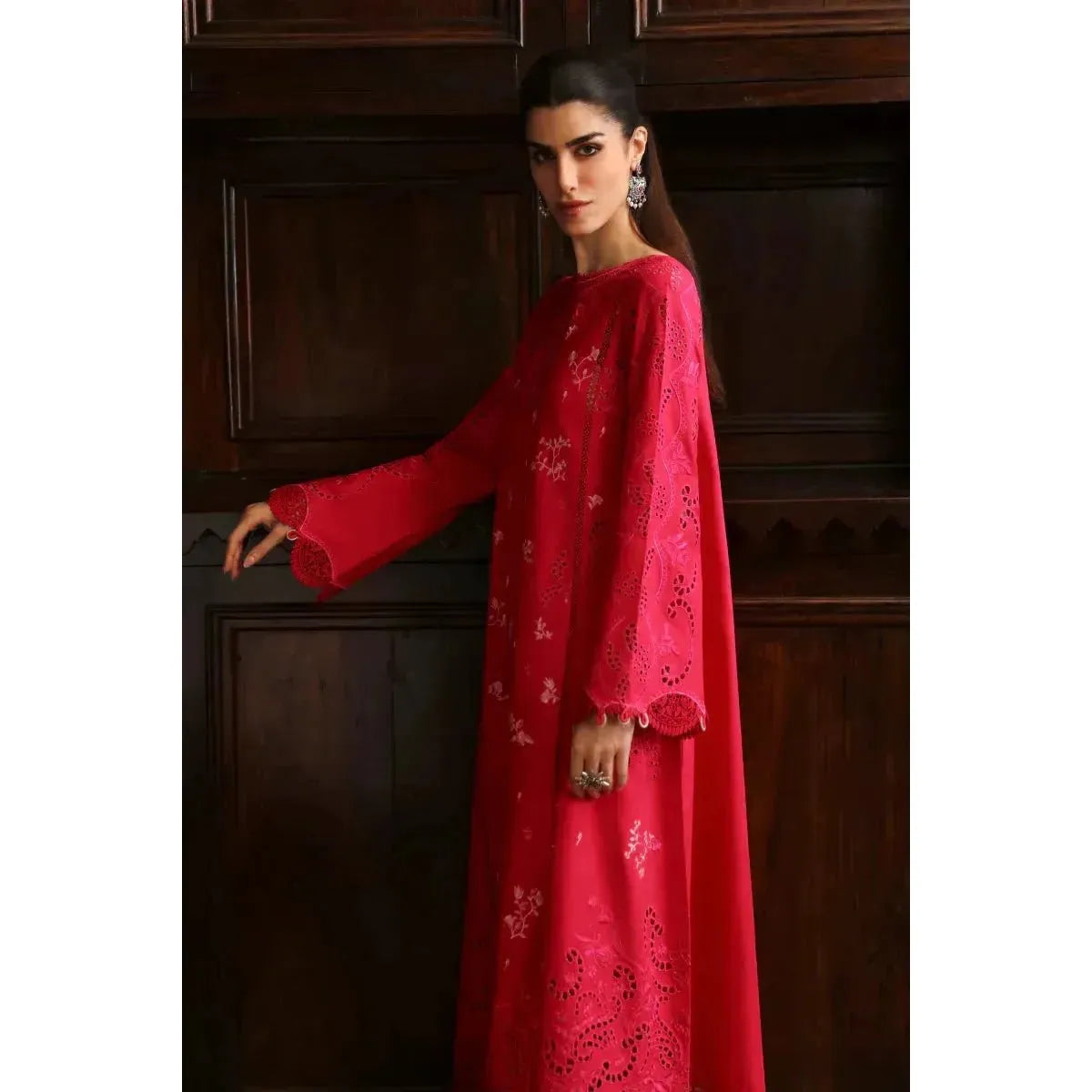 Stitched 3-Piece Chikankari Embroidered Linen Suit in Pink – Chiffon Embroidered Dupatta & Plain Linen Trouser – Elegant Pakistani Outfit for Women