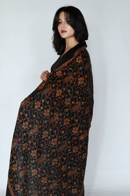 • Clothing: Embroidered/Printed suit for women - Made of best quality fabric - lawn or linen or chiffon - pure silk - Available at Najma Designs & Co. • Jewelry: Gold - plated stud earrings for